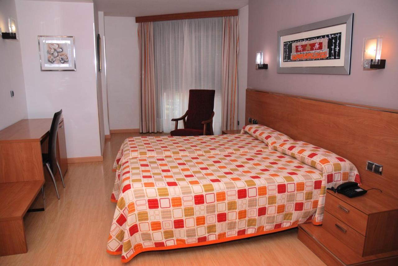 Hotel Villa De Cacabelos Exteriér fotografie